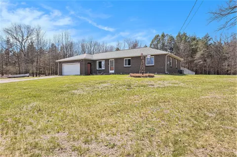 13135 Pine Is, Sparta, MI 49345