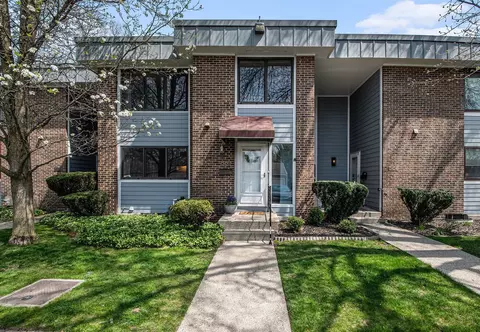 2420 E Collier, Grand Rapids, MI 49546
