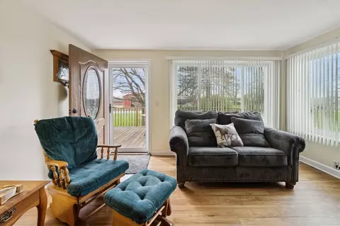Living - 5910 S Corey, Perry, MI 48872 photo 5 of 5