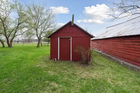 Exterior - 5910 S Corey, Perry, MI 48872 photo 17 of 19
