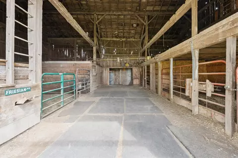Entry Way - 5910 S Corey, Perry, MI 48872 photo 1 of 1