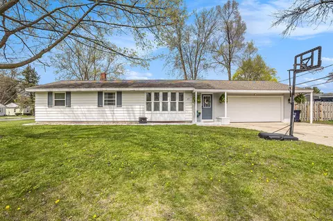 891 E 10th, Holland, MI 49423