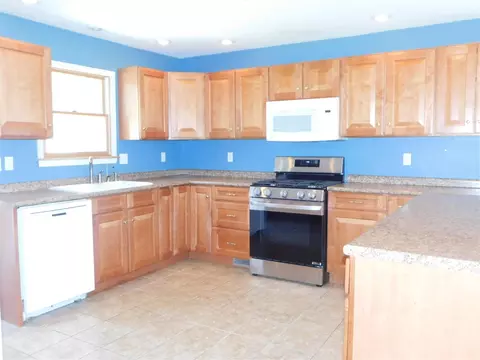 Kitchen - 309 E Delaware, Decatur, MI 49045 photo 2 of 3