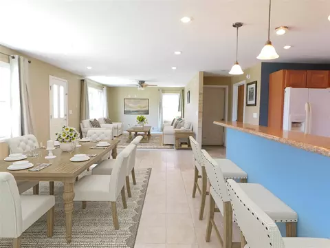 Dining - 309 E Delaware, Decatur, MI 49045 photo 1 of 1