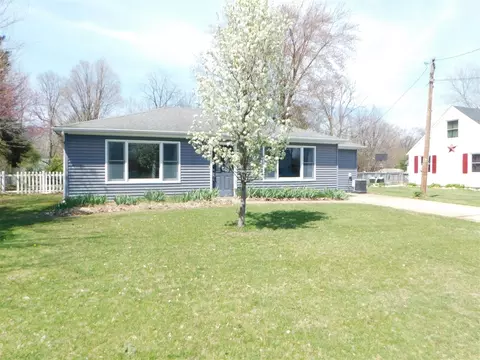 Exterior - 309 E Delaware, Decatur, MI 49045 photo 5 of 7