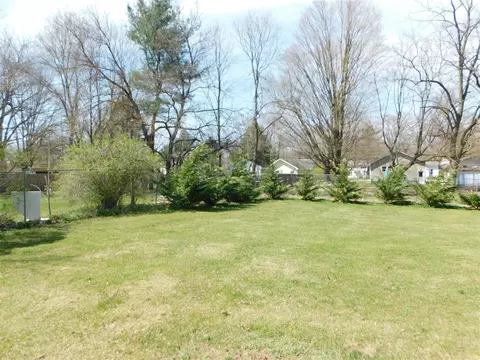 Exterior - 309 E Delaware, Decatur, MI 49045 photo 3 of 7