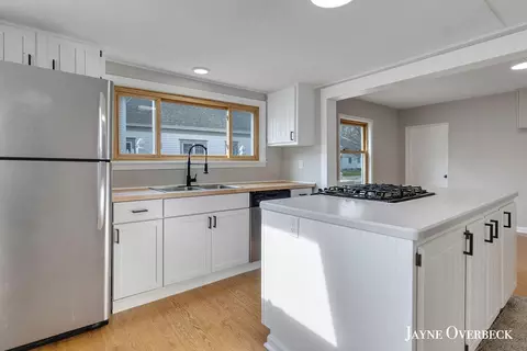 Kitchen - 924 S S Brg, Belding, MI 48809 photo 2 of 3