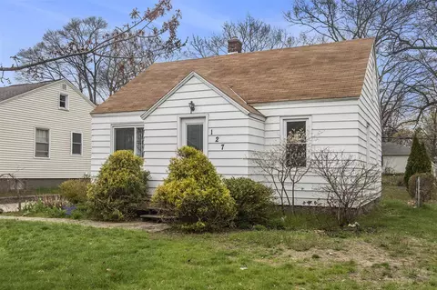 127 Vanderveen, Holland, MI 49424