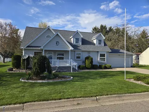 609 1st, Lake Odessa, MI 48849
