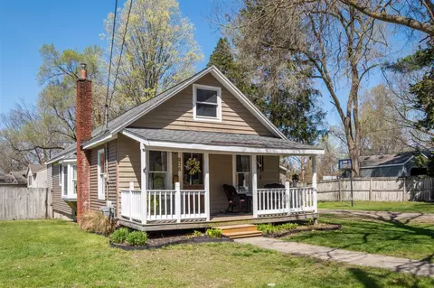 906 N Washington, Lowell, MI 49331
