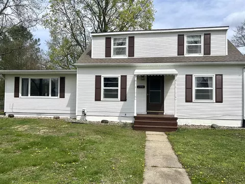 2394 Wallace, Jackson, MI 49203