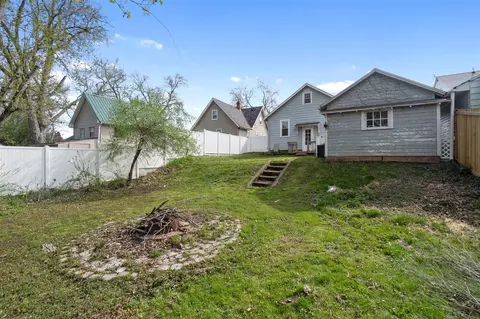Exterior - 720 17th, Jackson, MI 49203 photo 3 of 5