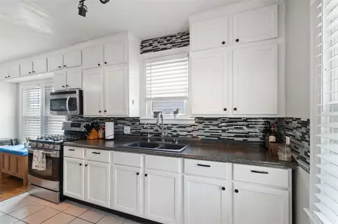 Kitchen - 720 17th, Jackson, MI 49203 photo 2 of 2