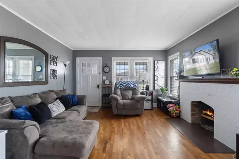 Living - 720 17th, Jackson, MI 49203 photo 1 of 3