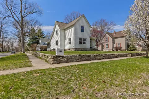 926 S Jefferson, Hastings, MI 49058