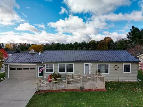 701 Peach, Fremont, MI 49412