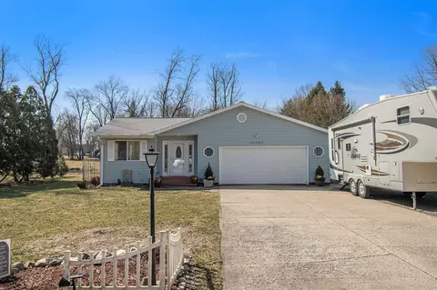 68880 Circle, Edwardsburg, MI 49112