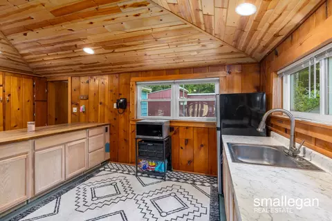 681 E Sidney, Stanton, MI 48888 photo 5