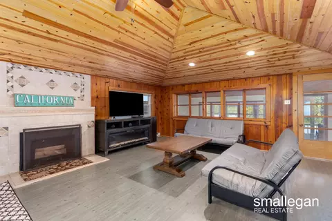 681 E Sidney, Stanton, MI 48888 photo 4