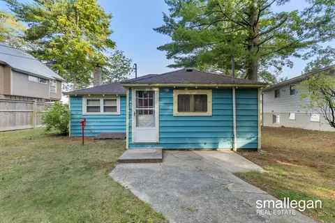 681 E Sidney, Stanton, MI 48888