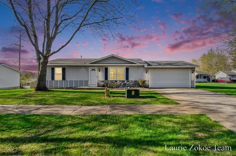 376 Mabel, Comstock Park, MI 49321
