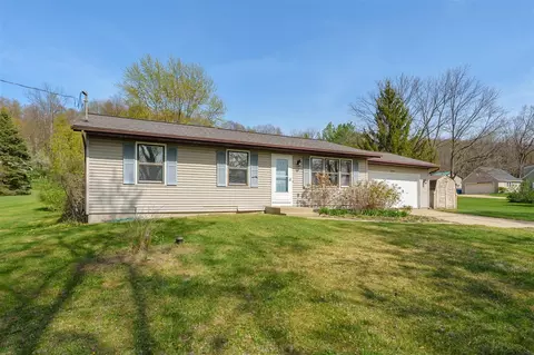 10564 N Riverview, Plainwell, MI 49080 photo 2