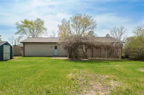 10564 N Riverview, Plainwell, MI 49080 photo 3