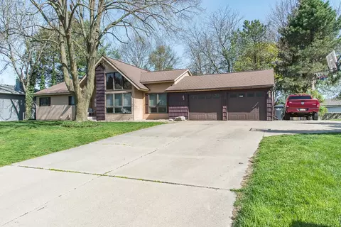 6635 Woodlea, Kalamazoo, MI 49048