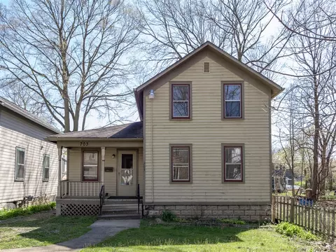 703 Davis, Kalamazoo, MI 49007