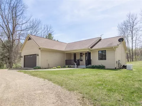 48399 Cr 384, Grand Junction, MI 49056