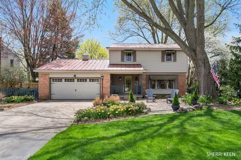 1692 Southlawn, Jenison, MI 49428