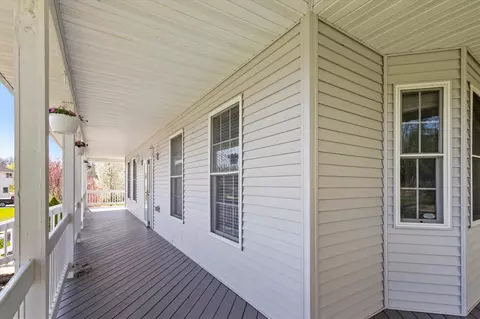 2046 W Coachlight, Jackson, MI 49201 photo 9