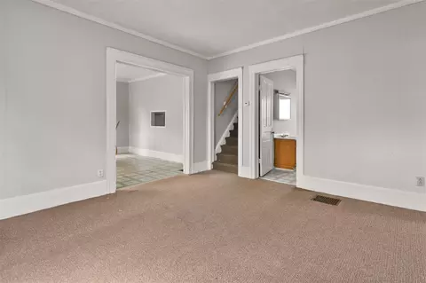 Living - 526 N State, Jackson, MI 49201 photo 1 of 4