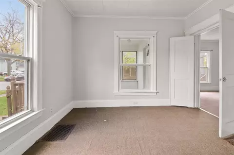 Living - 526 N State, Jackson, MI 49201 photo 4 of 4