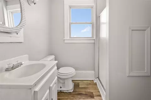 Bath - 526 N State, Jackson, MI 49201 photo 2 of 2