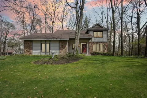 5082 Knob Hl, Grand Rapids, MI 49525