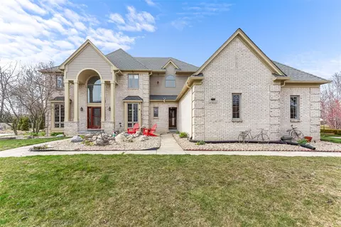 47822 Pavillon, Canton, MI 48188