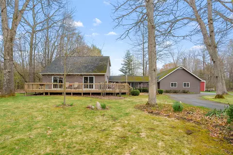 37842 Lake Shr, Paw Paw, MI 49079