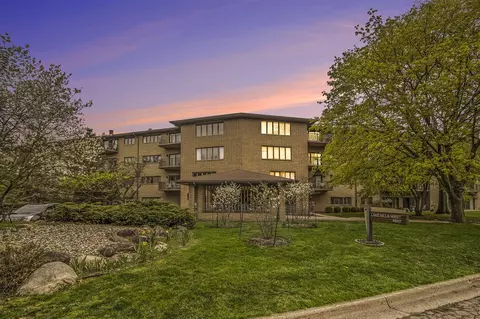 4040 Greenleaf #201, Kalamazoo, MI 49008