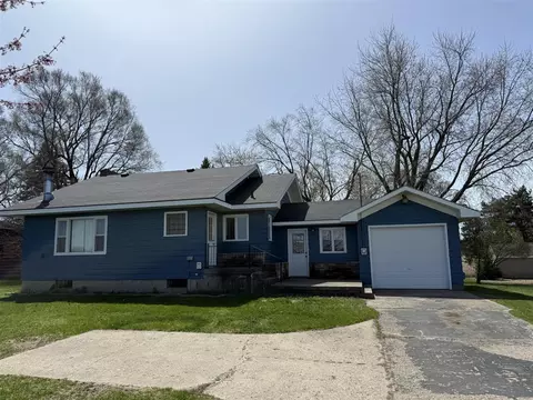 3830 E Howard City-edmore, Edmore, MI 48829