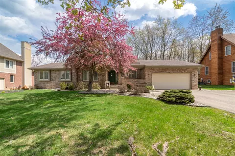 5635 Stanhope, West Bloomfield, MI 48322