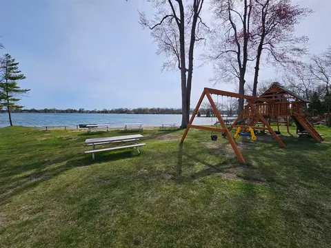 8282 Cascade, Commerce Twp, MI 48382 photo 46