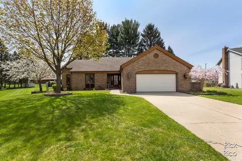 4710 Maple Holw, Grand Rapids, MI 49508