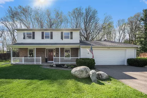 1205 Bunkerhill, Kalamazoo, MI 49009