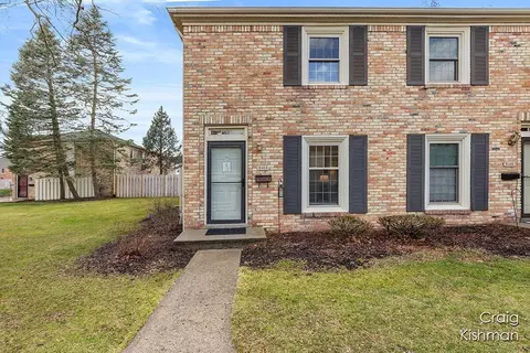 2464 Abbington, Grand Rapids, MI 49506