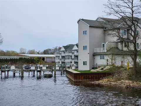 2411 Lake #20, Muskegon, MI 49445