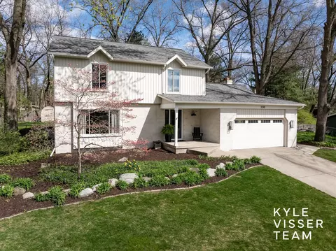 3290 Hidden Hls, Grand Rapids, MI 49546