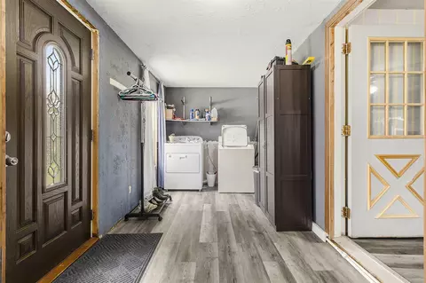 Entry Way - 640 S Walker, Bronson, MI 49028 photo 3 of 3