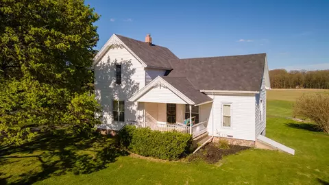 13696 N N Riv, Grand Ledge, MI 48837