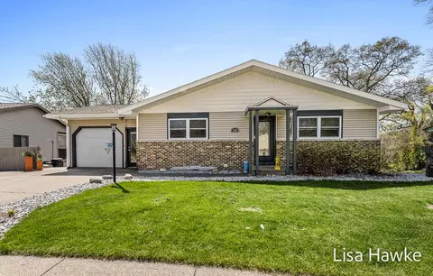 529 Gidley Cir, Grand Haven, MI 49417